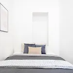 Charming & Cozy Central Elizabeth Apartment